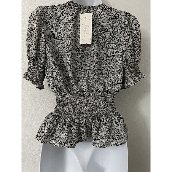 Sienna Sky blouse womens XS white black fitted gathered waist short sleeve NWT - Picture 4 of 9